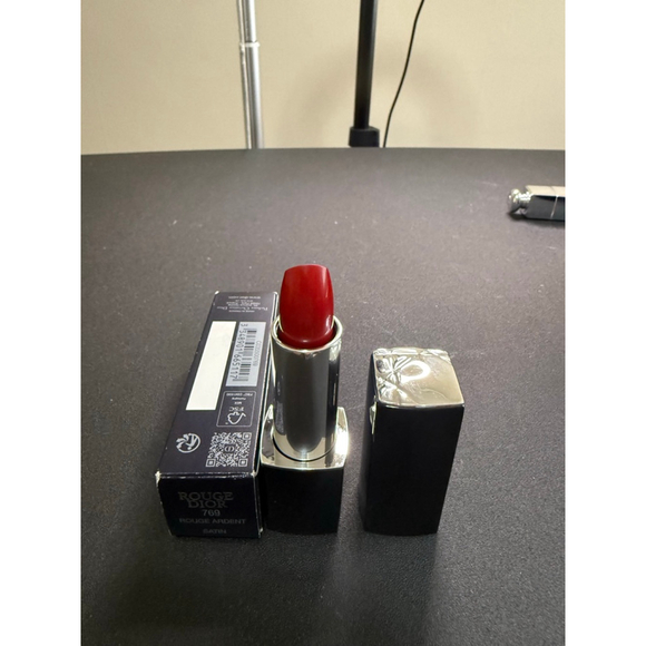 Dior Lipstick - Rouge Dior in 769 Rouge Ardent Satin - Picture 2 of 6